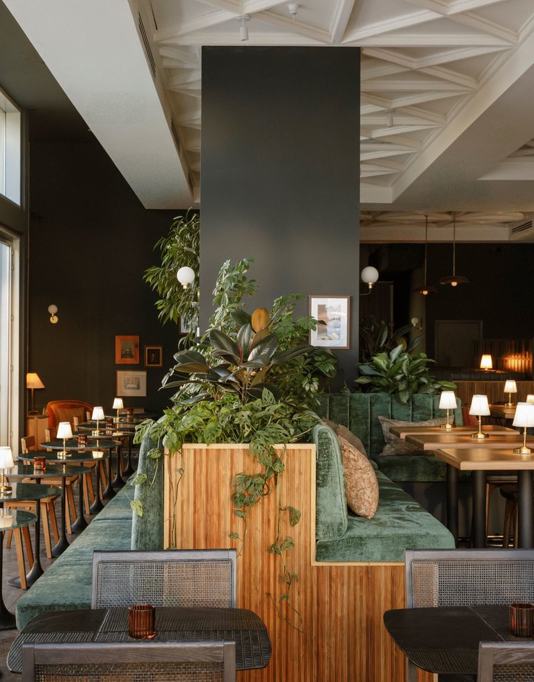 Massilia dining room